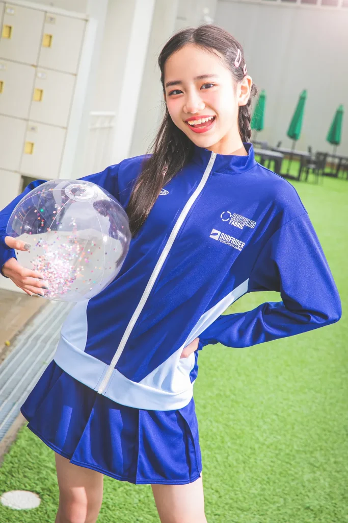 ちひな☆ラッシュガード￥4400／サーフライダーファウンデーション(アイルズ) ヘアピンセット￥330／ルナアース